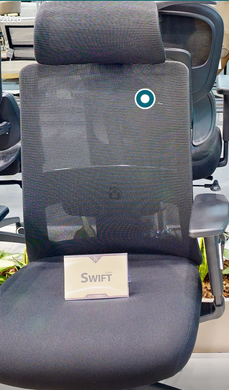 Комп'ютерне крісло SWIFT Нalmar чорний фотографія